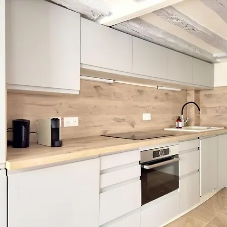 Апартаменты Cosy 3p Quartier Republique